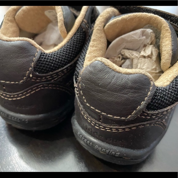 Stride Rite Pierce Dark Brown Velcro Size 4M - Picture 10 of 10